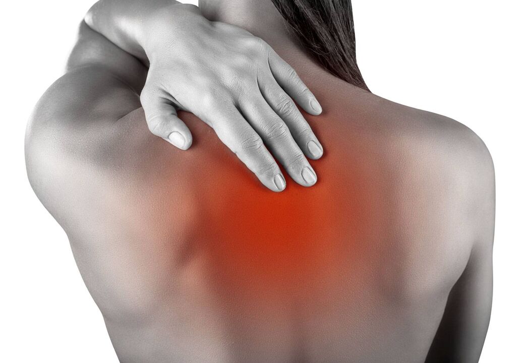 Il dolore è il sintomo principale dell'osteocondrosi spinale